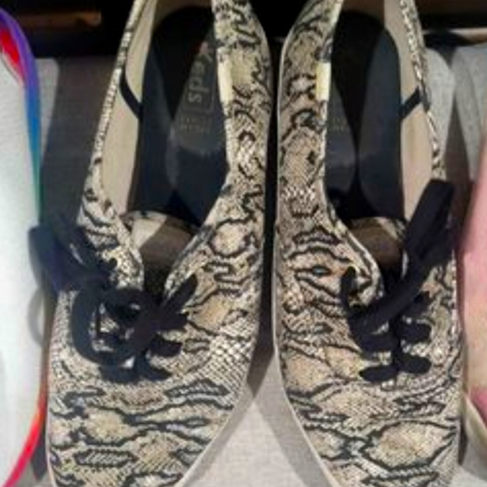 Keds woman's size 9. Vguc